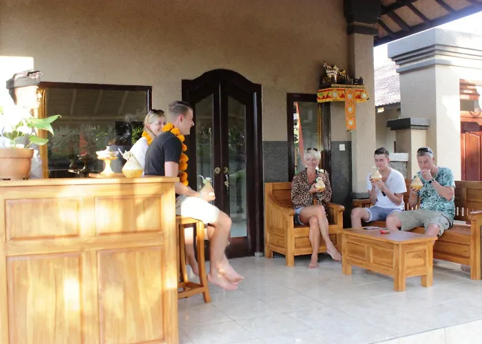 ホリデーパーク Kubu Padi Wooden House 2*
