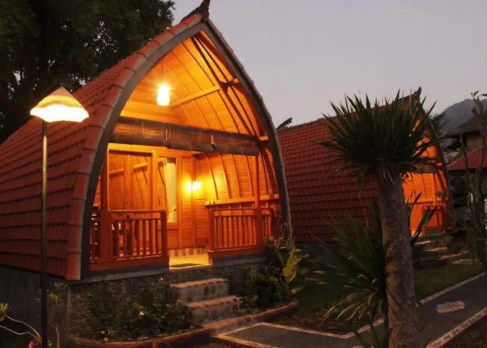 ホリデーパーク Kubu Padi Wooden House 2*