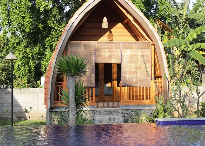ホリデーパーク Kubu Padi Wooden House