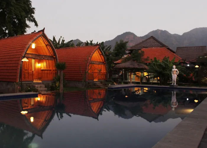 ホリデーパーク Kubu Padi Wooden House 2*