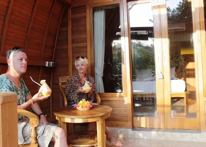 ホリデーパーク Kubu Padi Wooden House ペムテラン