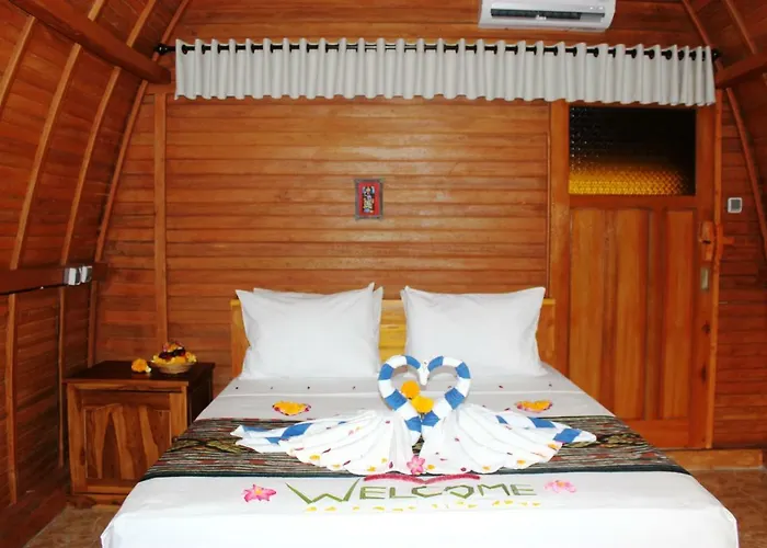 Kubu Padi Wooden House ホリデーパーク 2*