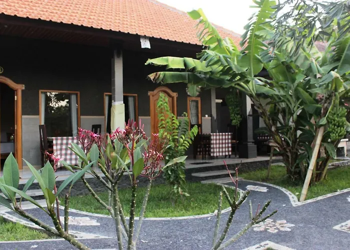ホリデーパーク Kubu Padi Wooden House 2*