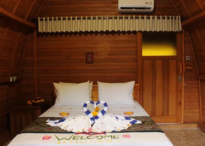 ホリデーパーク Kubu Padi Wooden House 2*