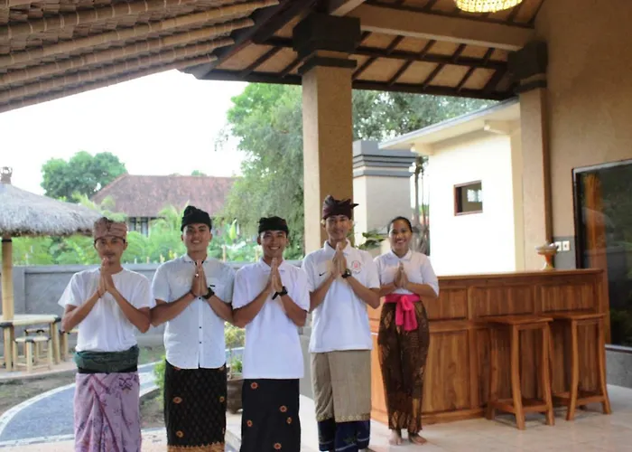 Kubu Padi Wooden House 2* ペムテラン