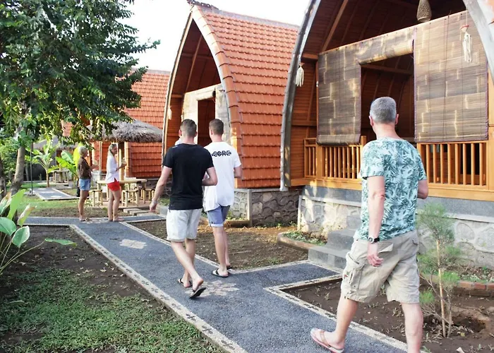 Kubu Padi Wooden House ホリデーパーク ペムテラン